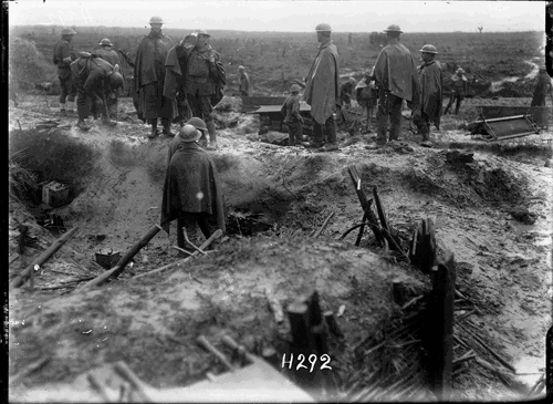 New Zealand soldiers make tea