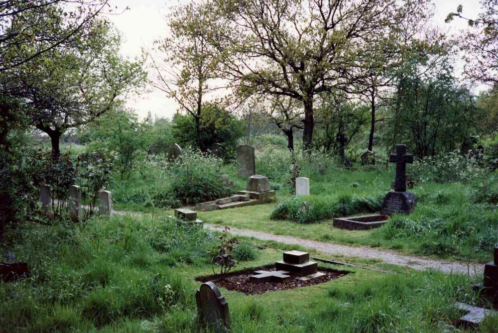 Hornchurch St Andrew Churchyard