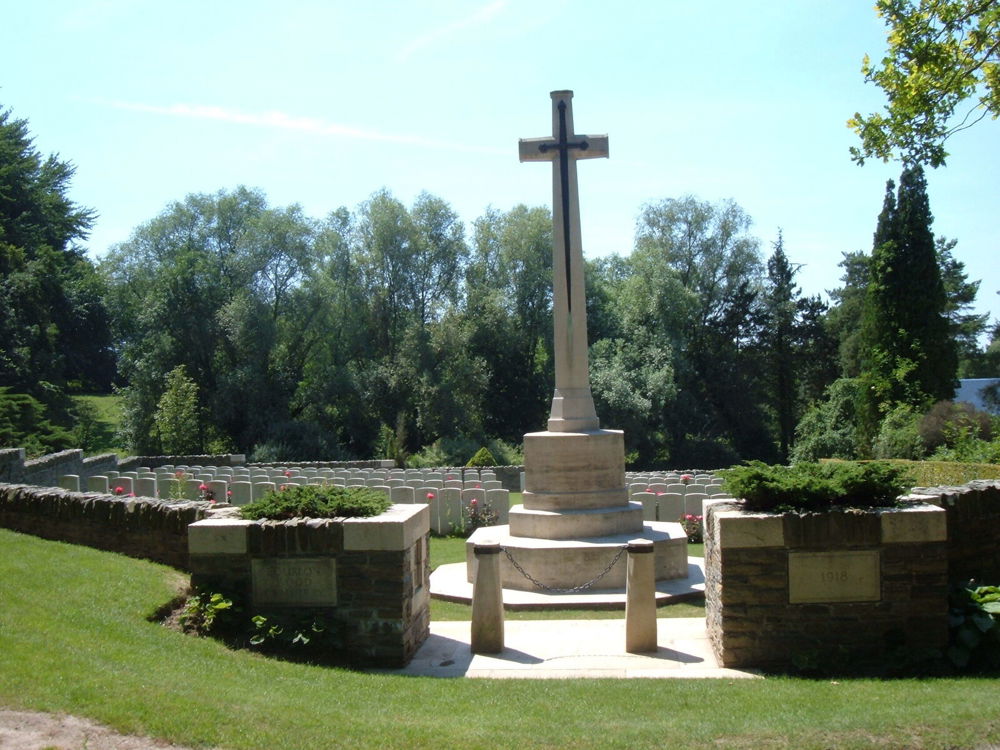 Bourlon Wood Cem 1