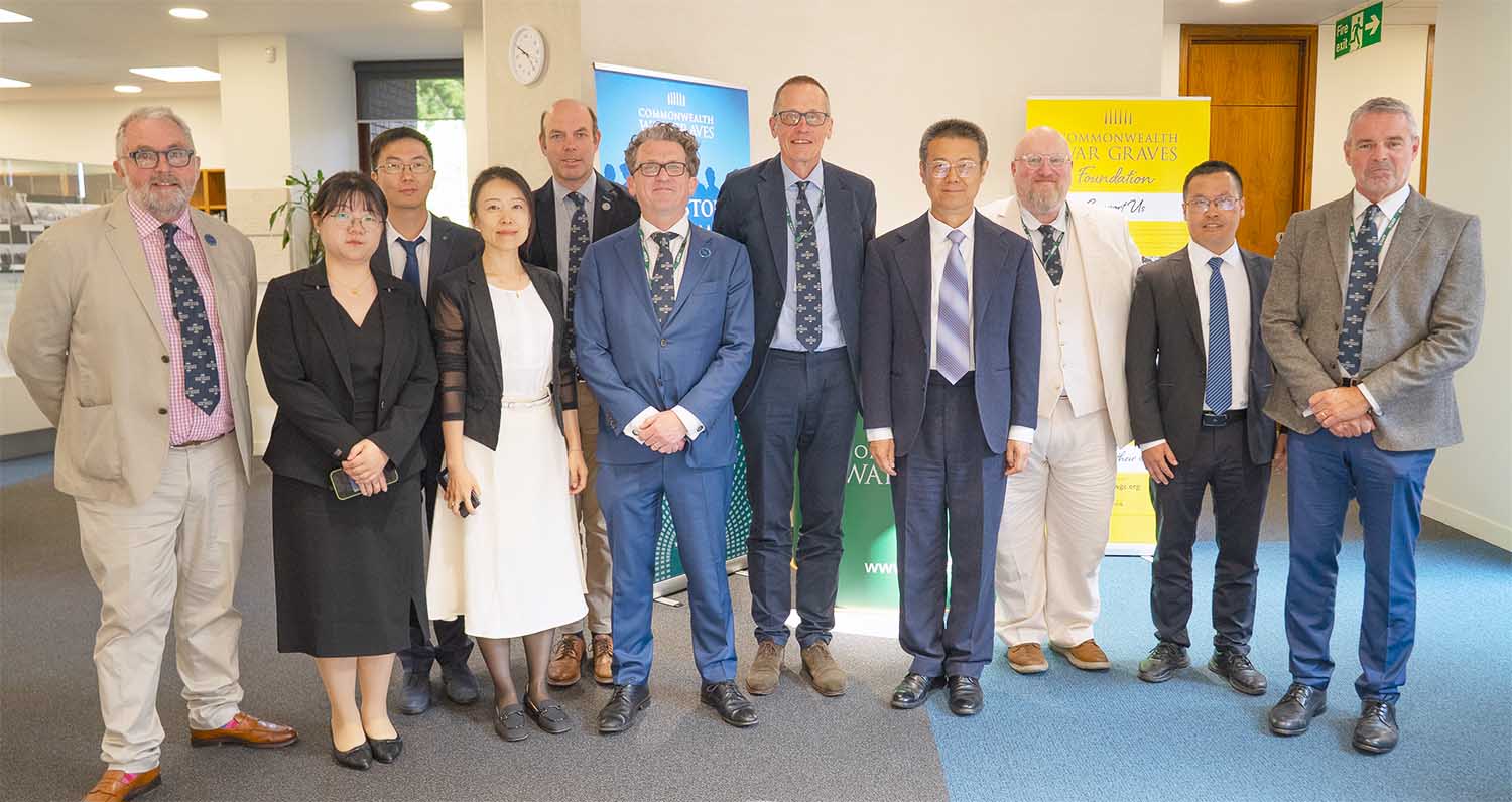 Chinese Ministry of Veterans' Affairs and academics visit CWGC