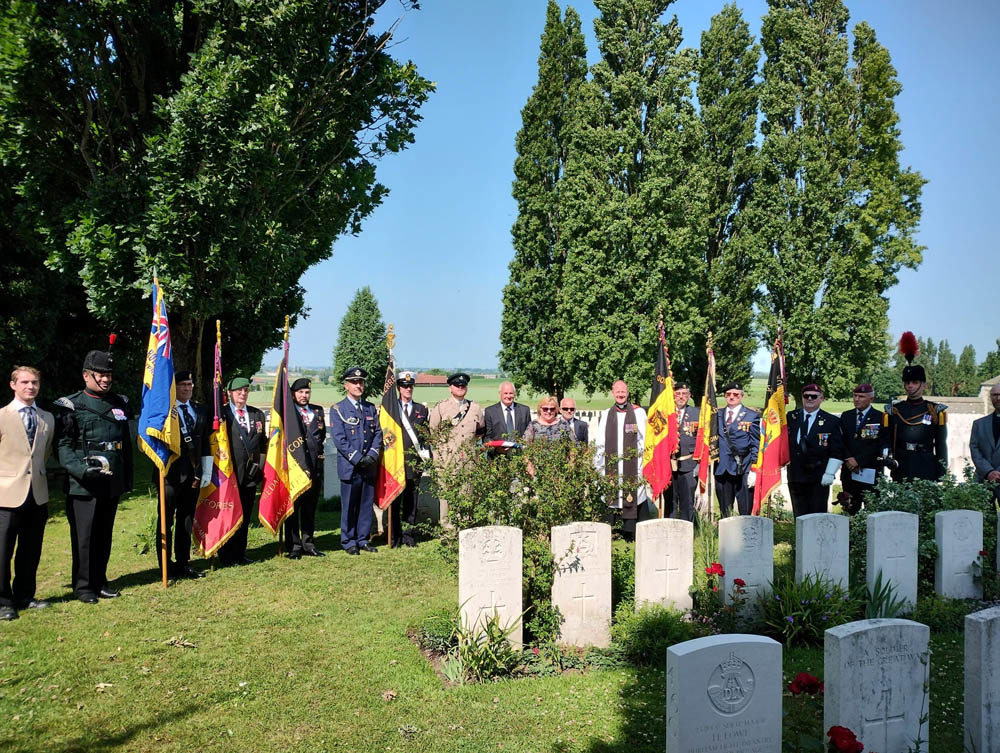 The family of Capt Lowe with the standard bearers