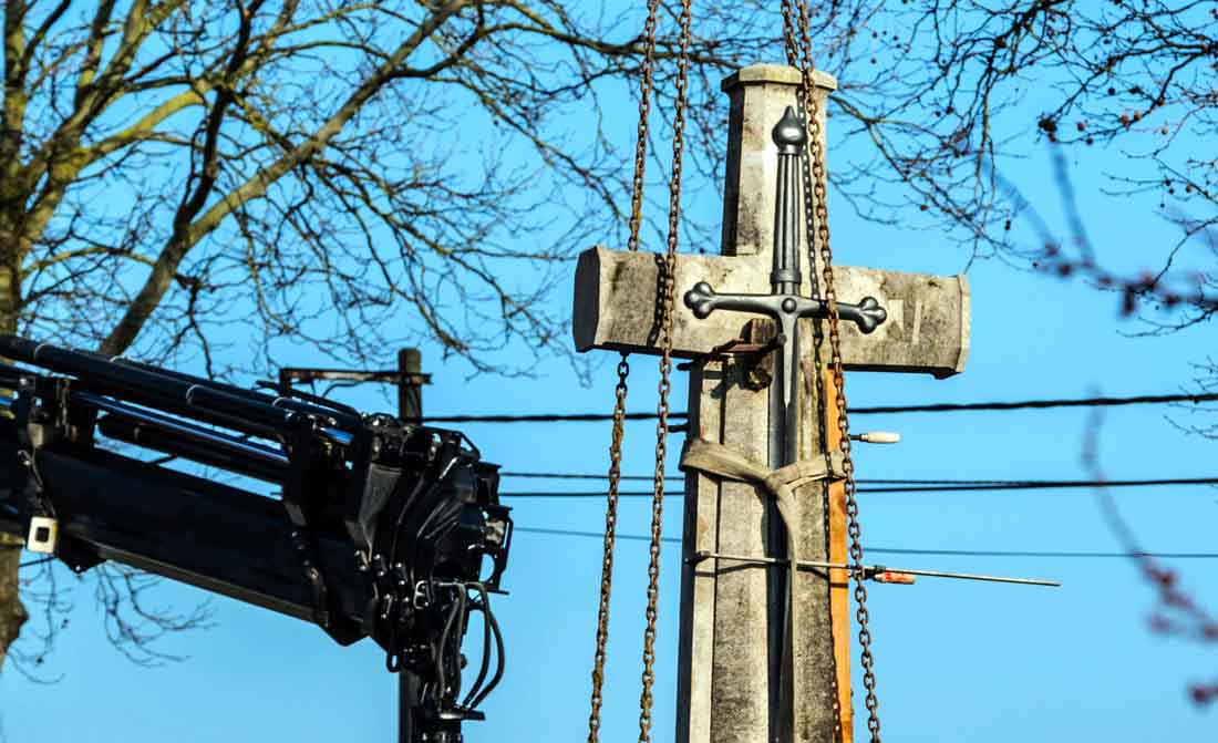 Heavy lifting at Bus House Cemetery