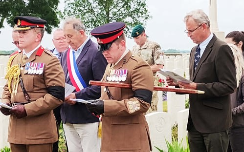 WO1 Len Sanders, Royal Artillery Sergeant Major, gave a reading during the service.