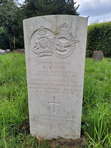 CWGC Headstone bearing the names R Knapp and Winifred Ellen Knapp.