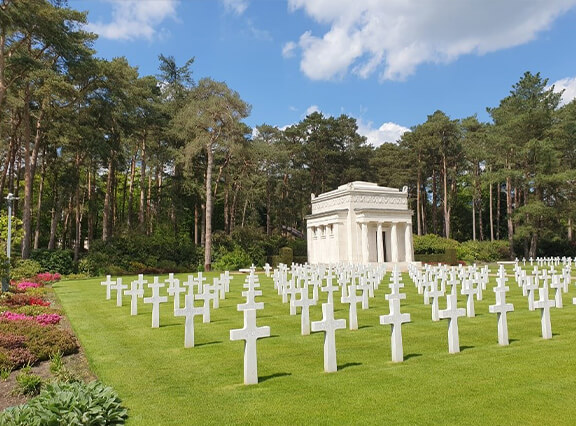Why are there American World War Soldiers Buried in Surrey?