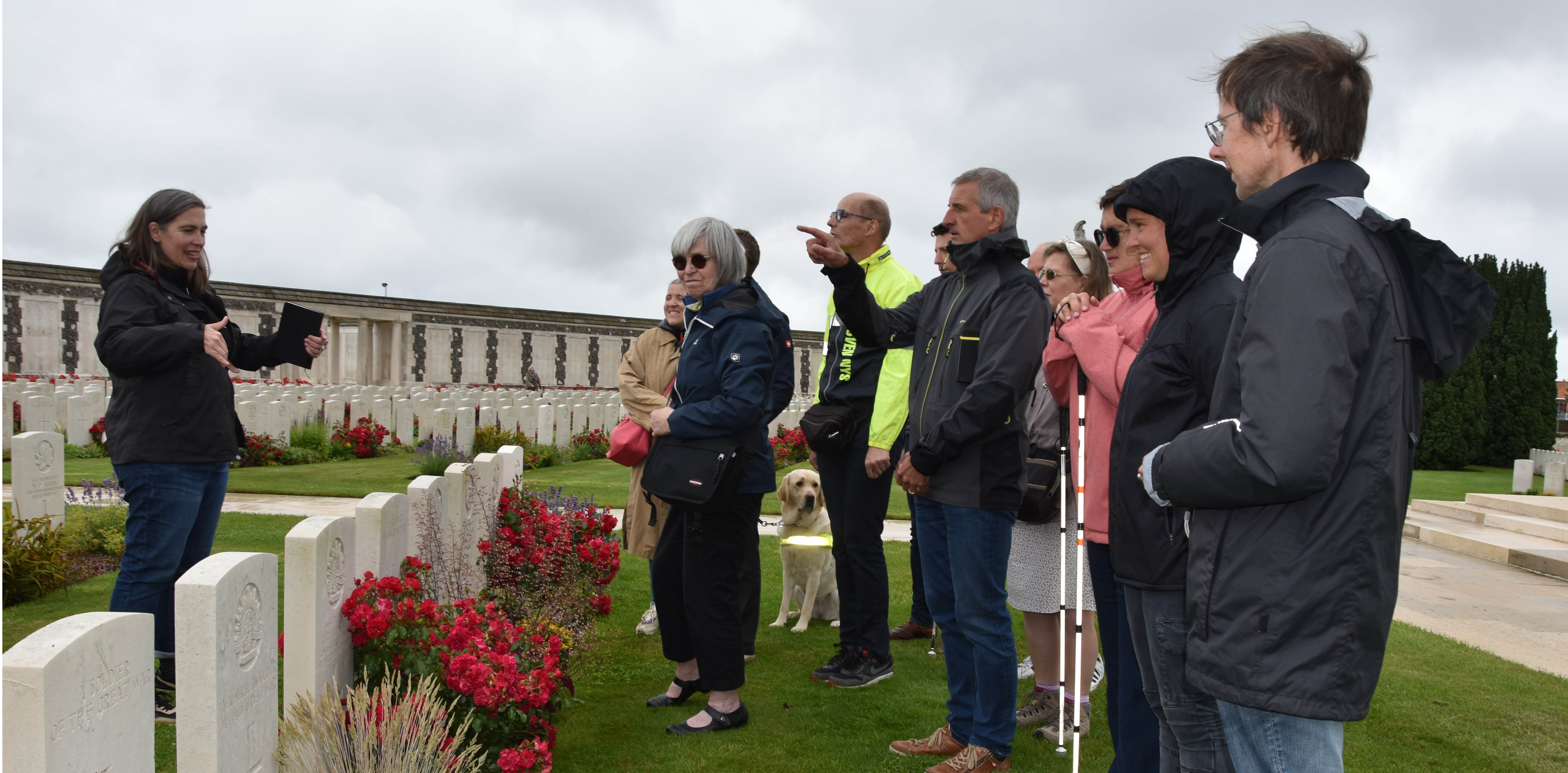 Tea & Tour: Guided tour at Tyne Cot Cemetery and Memorial (English spoken)