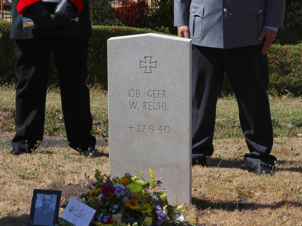 German headstone of Obergfreiter Wilhelm Reuhl