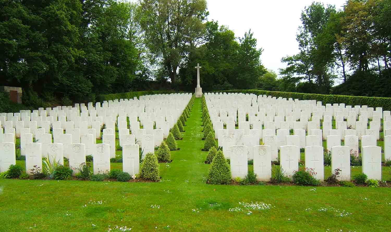 Rededication service for Captain Martin Warren, 1st Battalion The Worcestershire Regiment