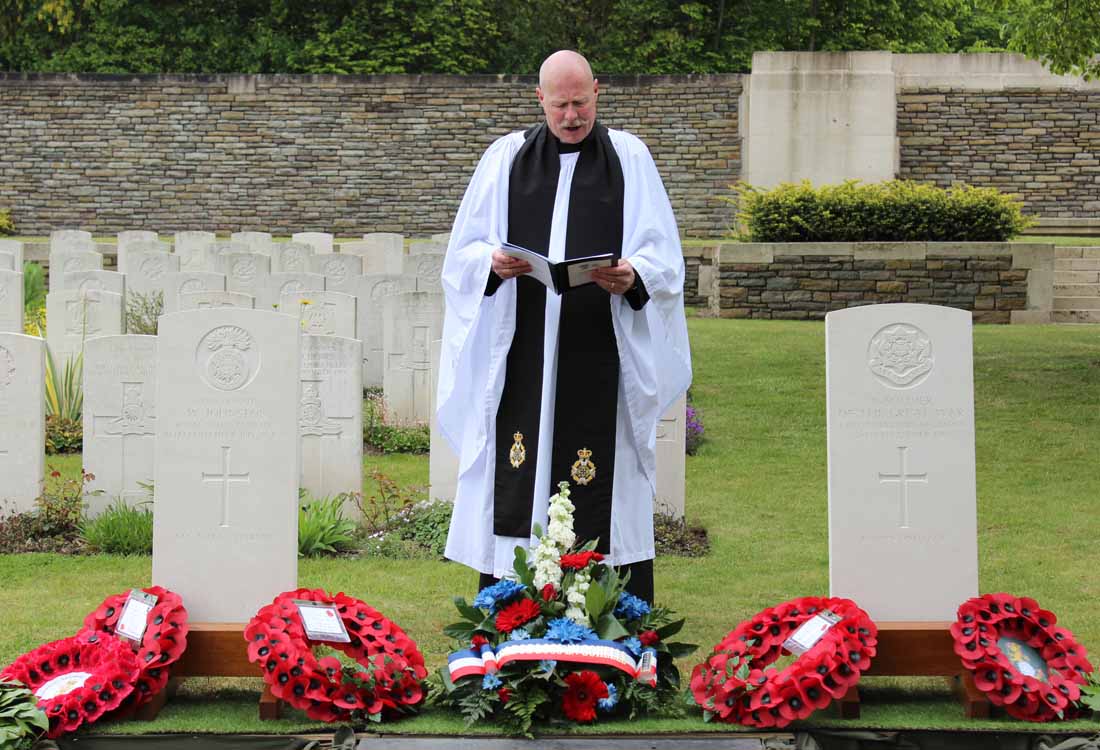 Spoon leads to the military burial of two World War One soldiers