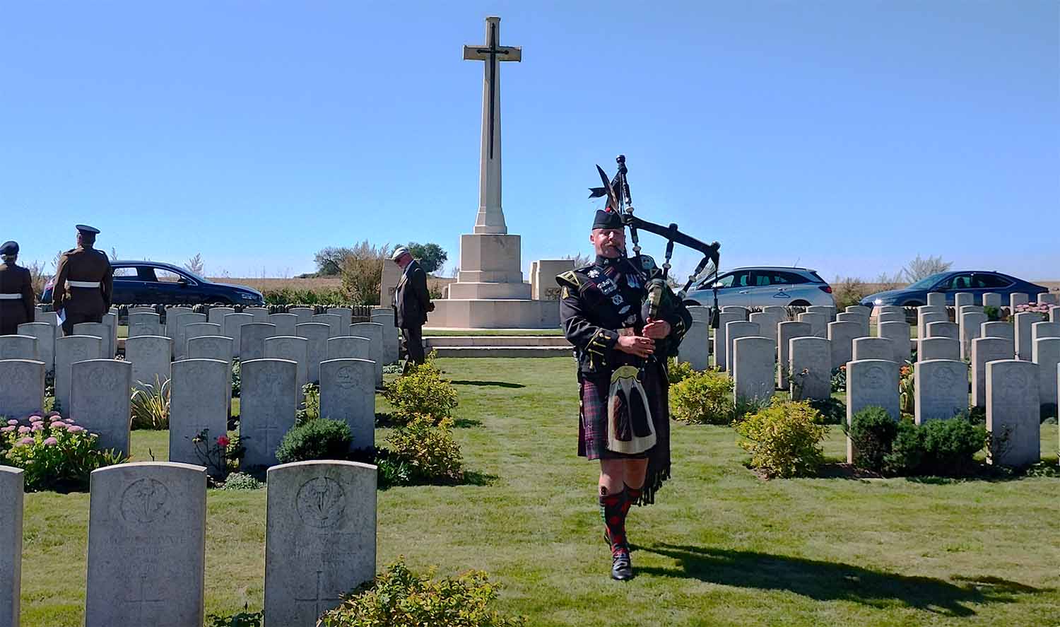 The graves of two Scottish soldiers have been rededicated in France