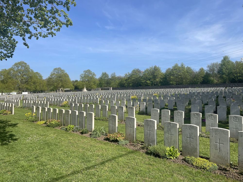 Loos British Cemetery
