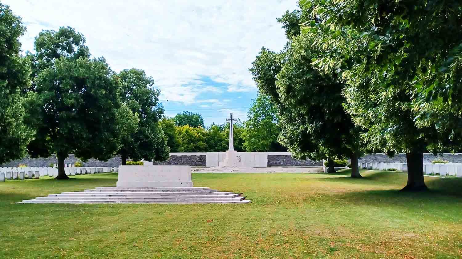 Burial service for an unknown soldier of an unknown regiment at Loos British Cemetery Extension, France