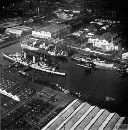 Ships docked at Belfast