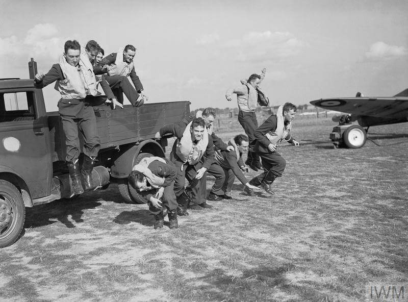 Battle of Britain pilots scrambling to their planes IWM (CH 1398)