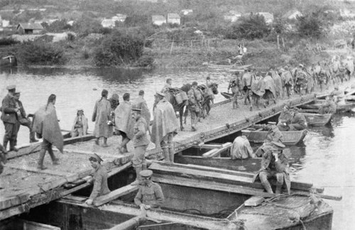D Company 1st Cameronians crossing a pontoon bridge over the Marne, La Ferté sous Jouarre, 10 September 1914.