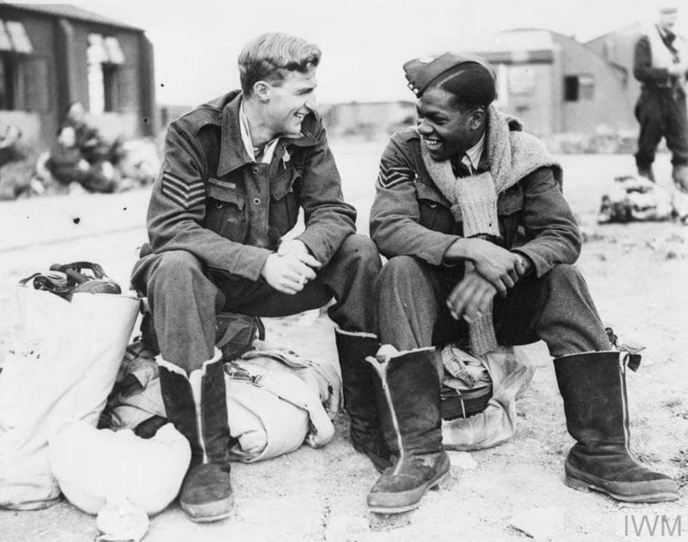 GILKES And Dickinson RAF Gunners Wait To Board Bombers 1943 0730 IWM PL 10348D700 Min