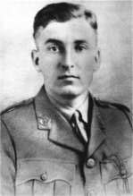 Headshot of Lieutenant George Cairns.