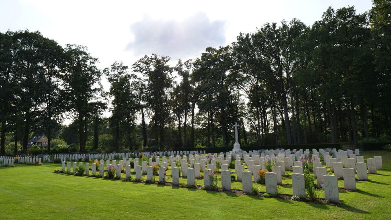 Arnhem Oosterbeek War Cemetery