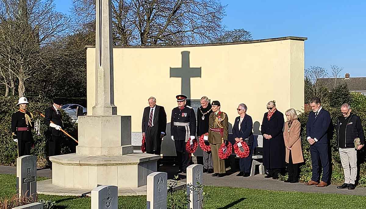 The Duke of Gloucester visits Hornchurch Cemetery